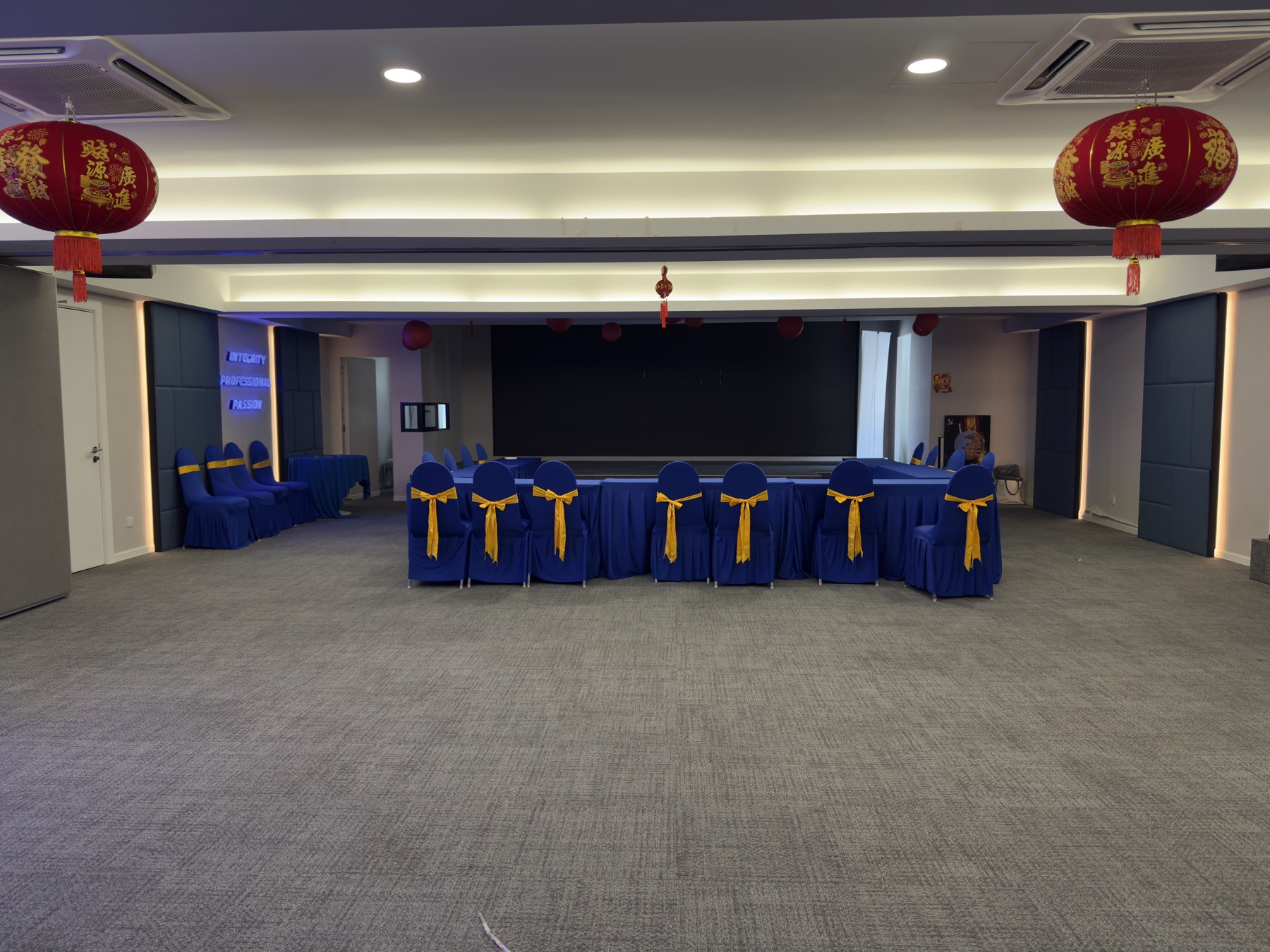 U STAGE Arena main hall