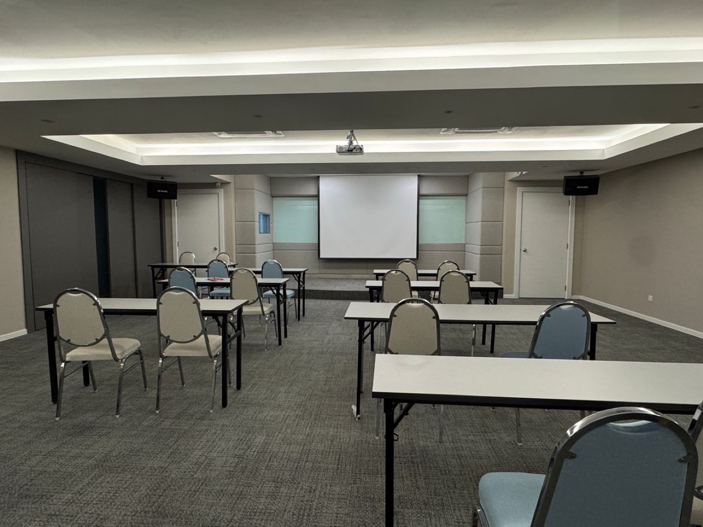 Corporate training in progress at U STAGE
