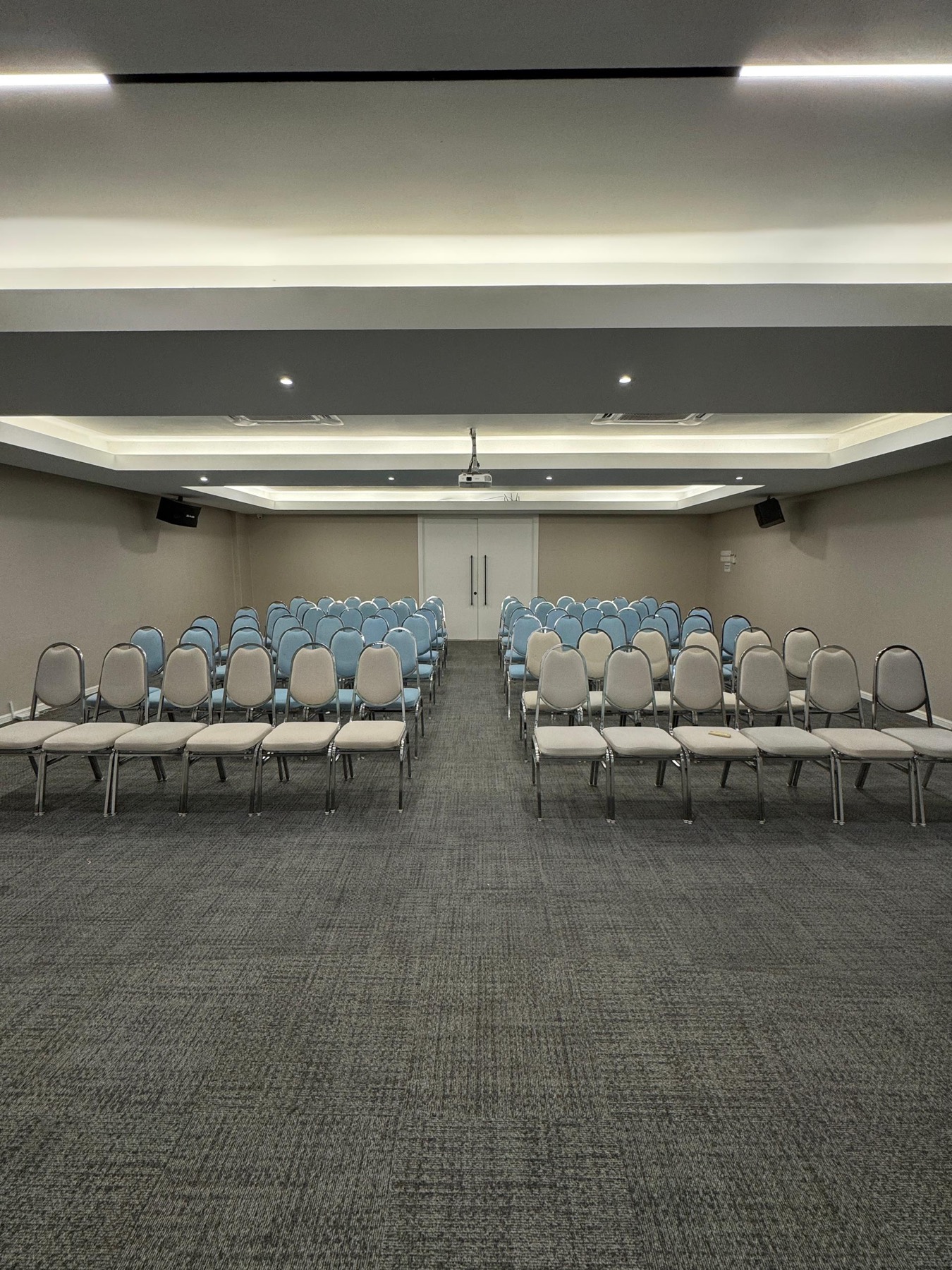 U STAGE Lab theatre-style setup