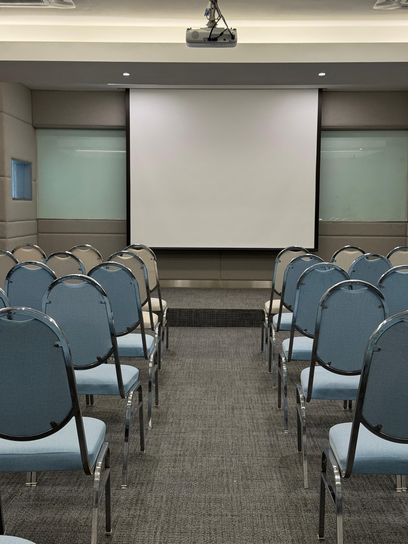 U STAGE Lab theatre-style setup