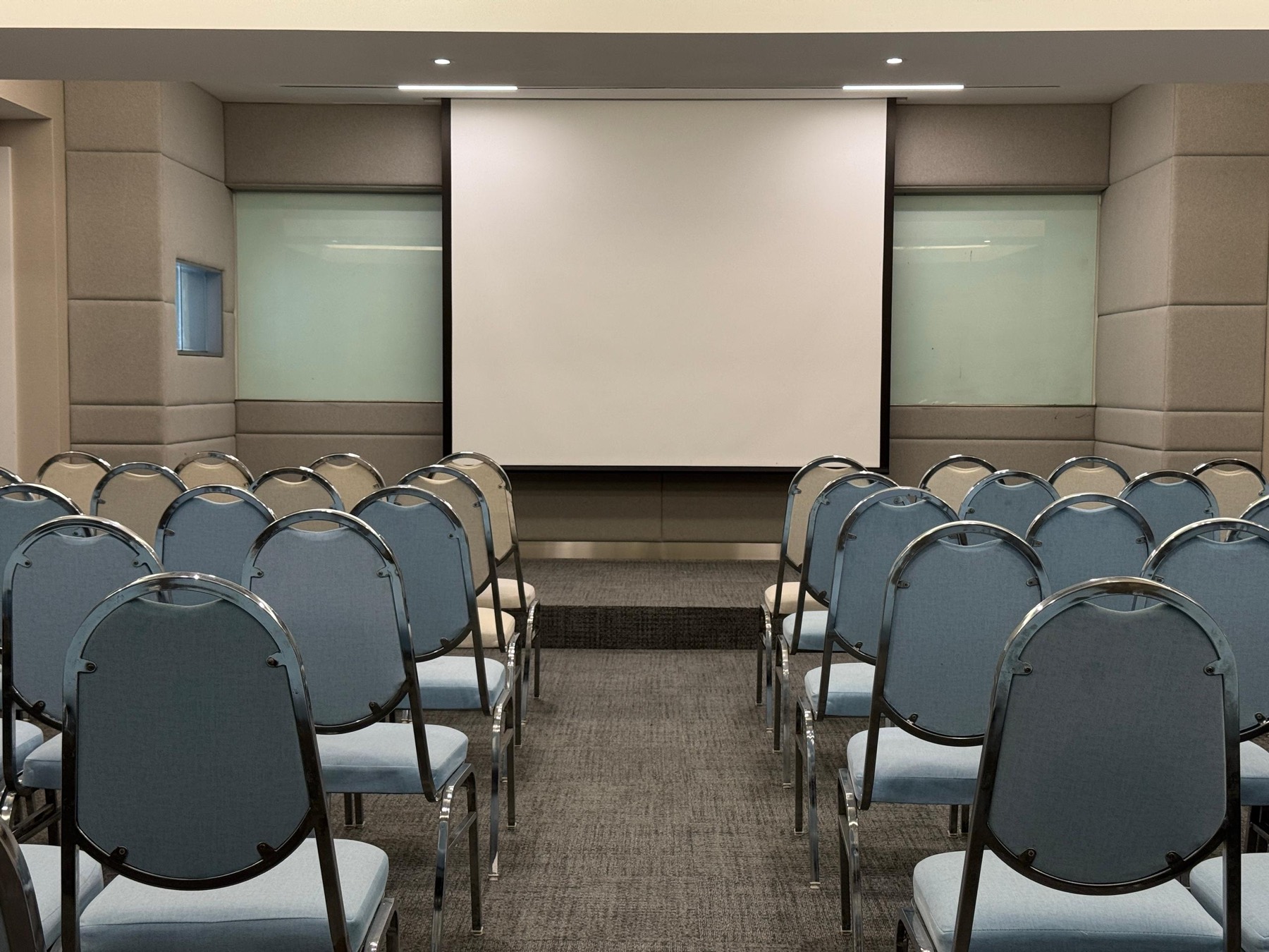 U STAGE Lab theatre-style setup