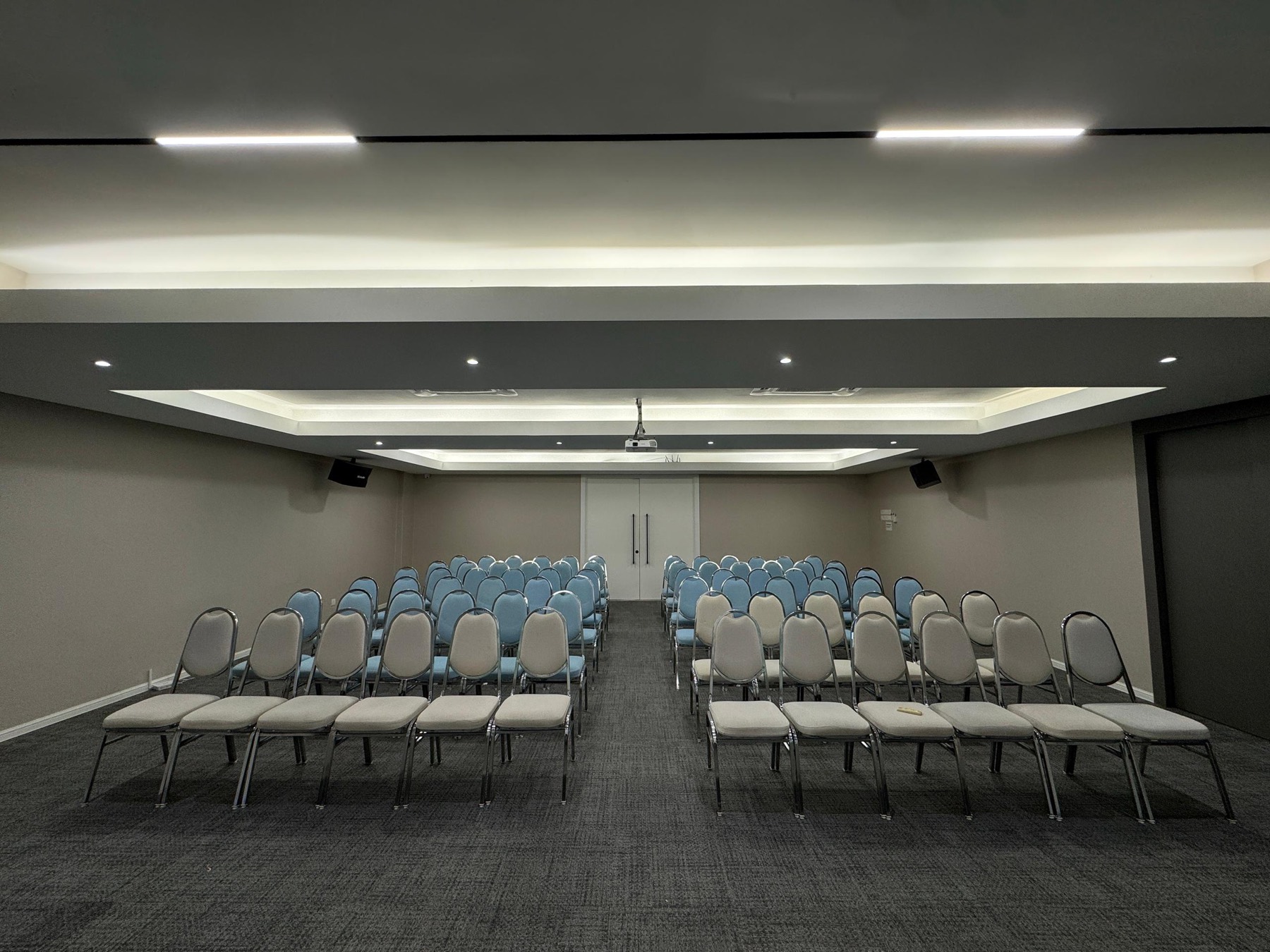 U STAGE Lab theatre-style setup